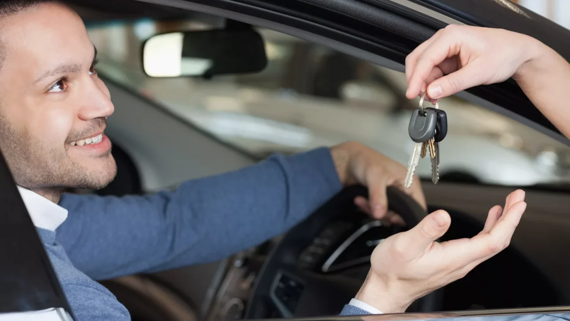 Требования к возрасту и стажу водителя при аренде автомобиля - 1